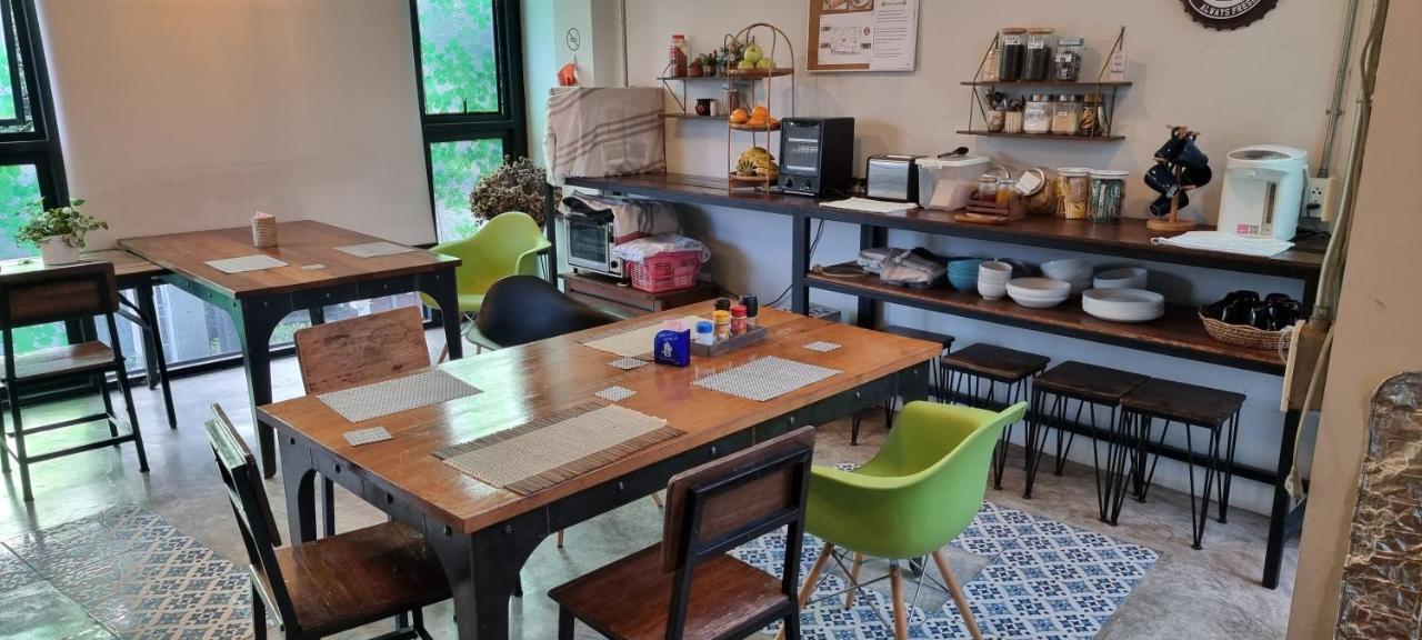 Hotel 33 Poshtel (Adults Only) Chiang Mai Zewnętrze zdjęcie