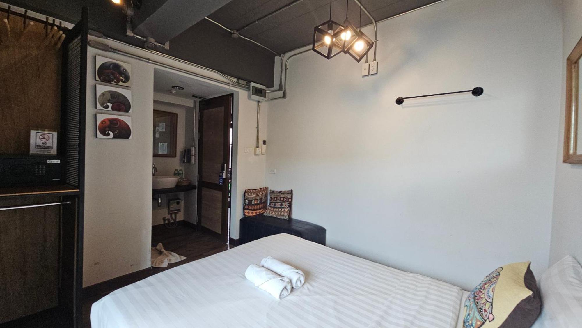 Hotel 33 Poshtel (Adults Only) Chiang Mai Zewnętrze zdjęcie