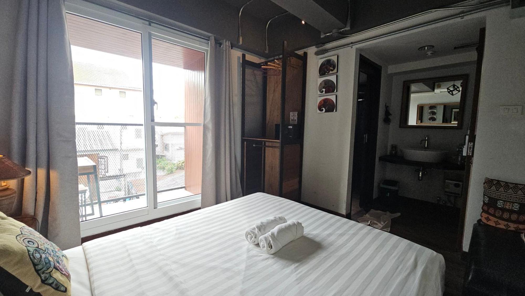 Hotel 33 Poshtel (Adults Only) Chiang Mai Zewnętrze zdjęcie