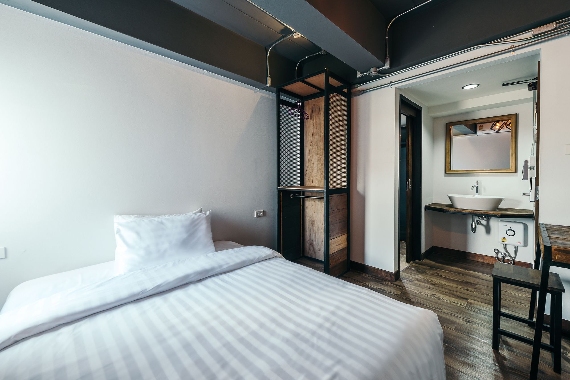 Hotel 33 Poshtel (Adults Only) Chiang Mai Zewnętrze zdjęcie