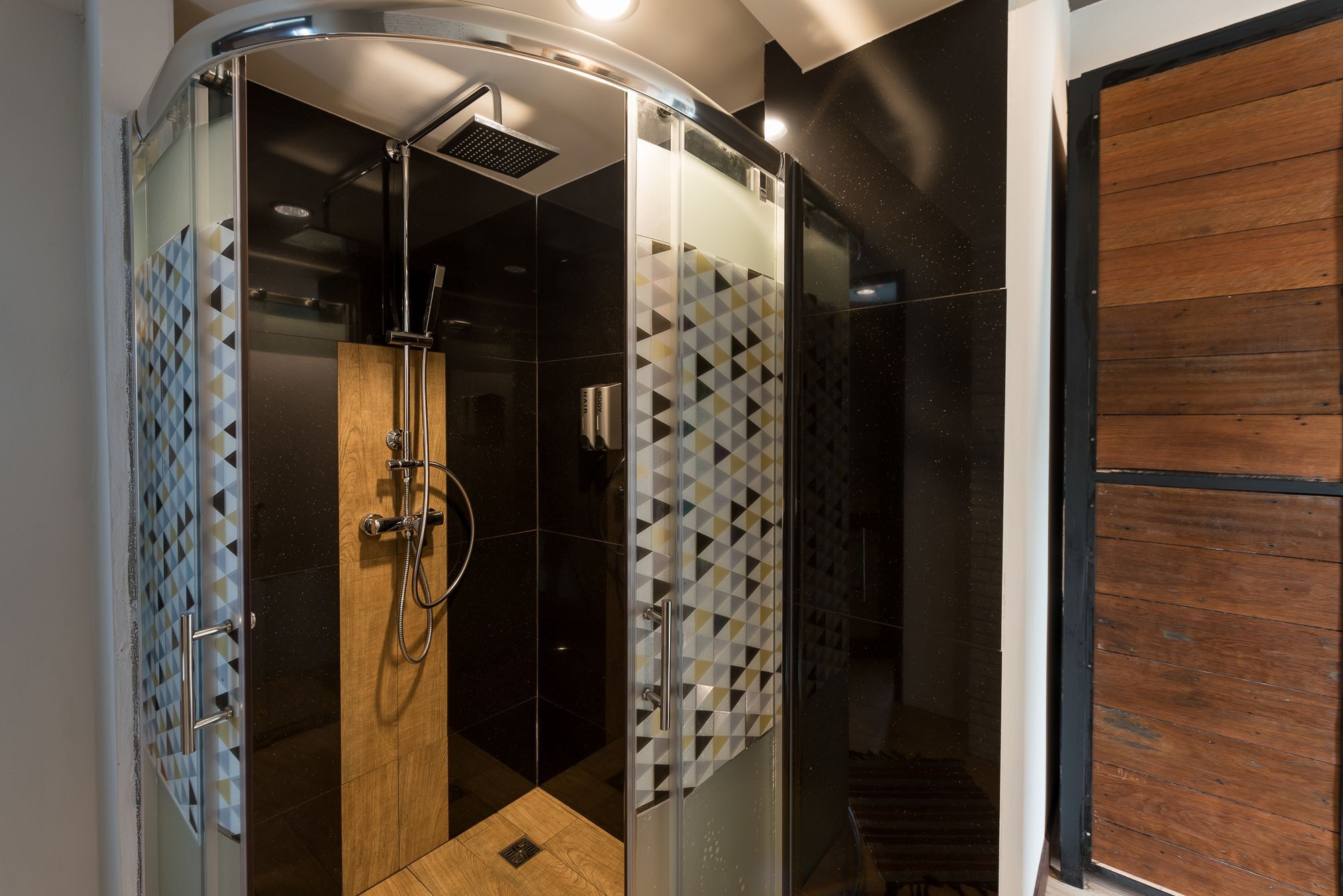 Hotel 33 Poshtel (Adults Only) Chiang Mai Zewnętrze zdjęcie